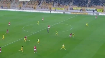 إصابة تريزيجيه.. تعادل سلبي يحسم الشوط الأول بمباراة الأهلي وشبيبة القبائل بالجزائر